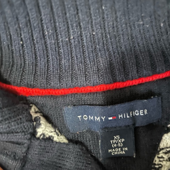 Tommy Hilfiger sweater - Picture 2 of 4
